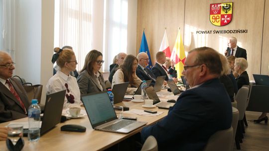 15. Sesja Rady Powiatu Świebodzińskiego 15. Sesja Rady Powiatu Świebodzińskiego