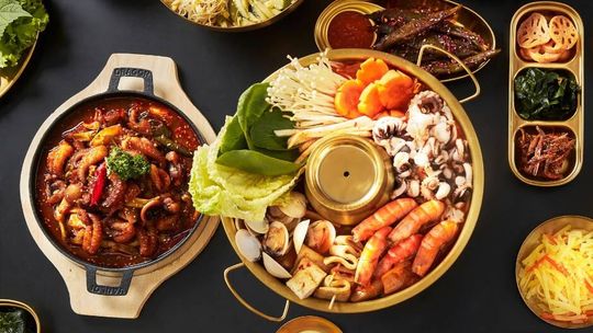 5 zalet naczyń żaroodpornych z podgrzewaczem – wygoda w kuchni i na stole 5 zalet naczyń żaroodpornych z podgrzewaczem – wygoda w kuchni i na stole