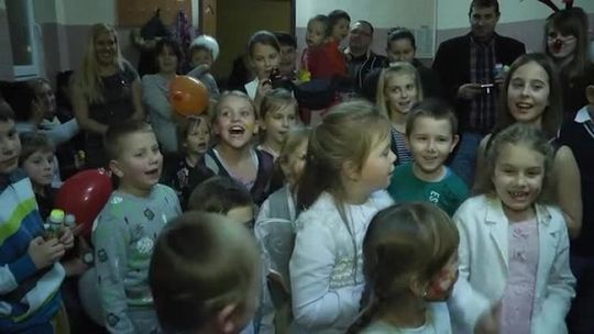 AKADEMIA RENIFERA Z GRUPĄ POMAGAMY AKADEMIA RENIFERA Z GRUPĄ POMAGAMY