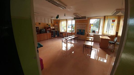 AWARIA RURY W SZKOLE ,BUDYNEK ZALANY AWARIA RURY W SZKOLE ,BUDYNEK ZALANY