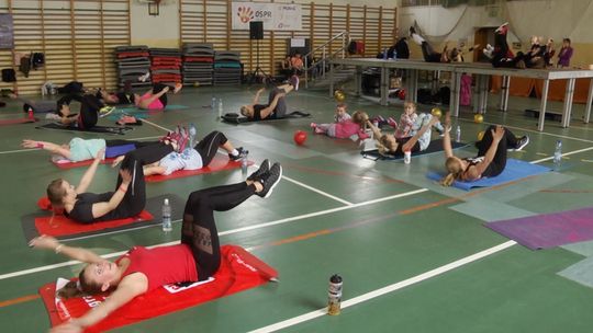 BĄDŹ FIT I POMAGAJ! MIKOŁAJKOWY MARATON FITNESS PRZED NAMI