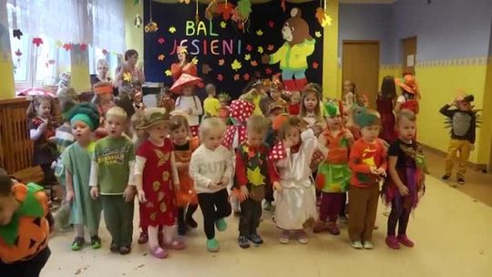 BAL JESIENI W PRZEDSZKOLU MIŚ USZATEK BAL JESIENI W PRZEDSZKOLU MIŚ USZATEK