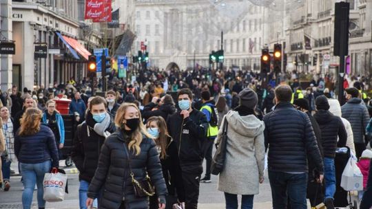 Bez paszportów, bez obostrzeń. Europa luzuje zaostrzenia