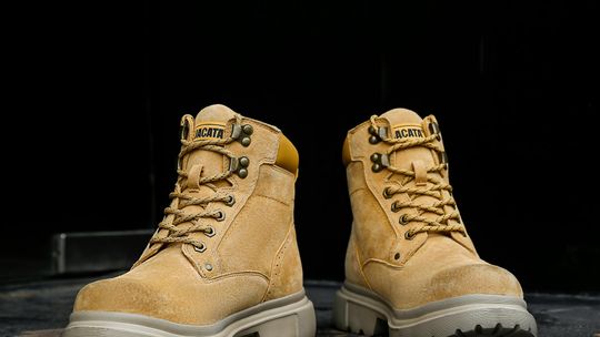 Buty marki Delta Plus – dlaczego warto postawić na bezpieczeństwo i jakość?