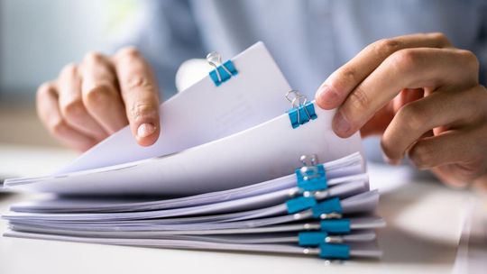 Co chcą ukryć wójt i burmistrz? Walka o jawne umowy