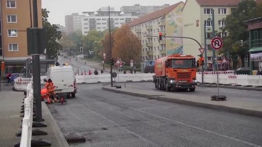 CO DZIEJE SIĘ NA MOŚCIE? Praca na budowie wre? CO DZIEJE SIĘ NA MOŚCIE? Praca na budowie wre?