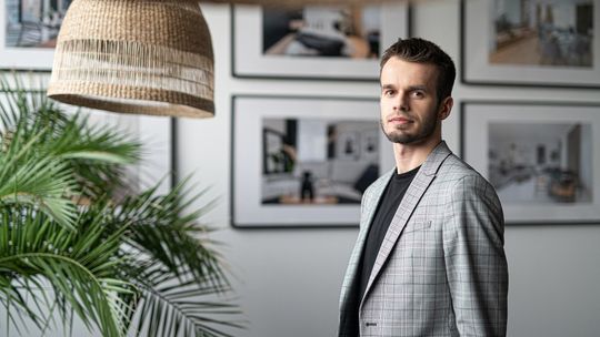 Dlaczego autentyczne zdjęcia pracowników budują większe zaufanie niż zdjęcia stockowe?