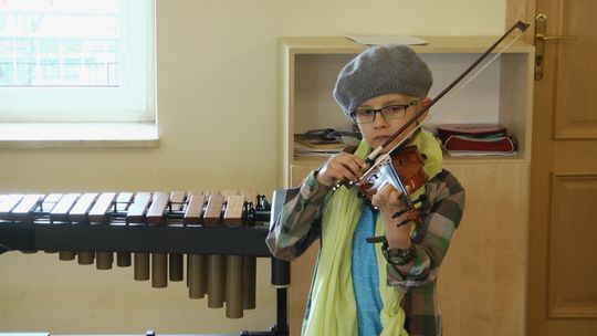 DNI OTWARTE W NIEPUBLICZNEJ OGÓLNOKSZTAŁCĄCEJ SZKOLE MUZYCZNEJ DNI OTWARTE W NIEPUBLICZNEJ OGÓLNOKSZTAŁCĄCEJ SZKOLE MUZYCZNEJ