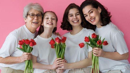 Dzień Kobiet 2026. Tyle wydamy na kwiaty i prezenty