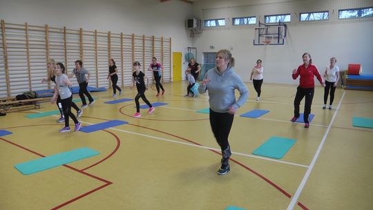 DZIEŃ KOBIET NA SPORTOWO W KUNOWICACH ! DZIEŃ KOBIET NA SPORTOWO W KUNOWICACH !