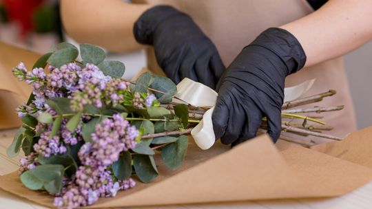 Ekskluzywne kompozycje kwiatowe z dostawą do domu Ekskluzywne kompozycje kwiatowe z dostawą do domu