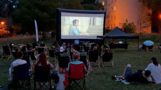 Film pod gwiazdami czyli kino plenerowe na Osiedlu Łużyckim