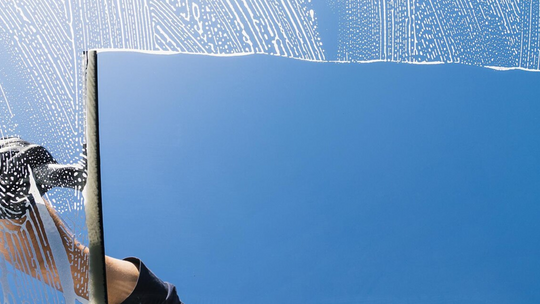 Firma sprzątająca w Opolu? Poznaj EZT