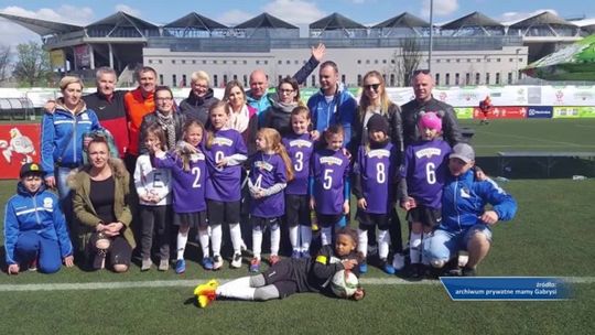 Gabrysia Kiałka ze Słubic z tytułem najlepszej bramkarki turnieju o Puchar Tymbarka "Z podwórka na stadion"