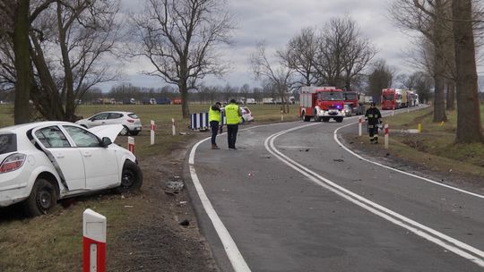 GROŹNY WYPADEK NA DRODZE KRAJOWEJ K-31 GROŹNY WYPADEK NA DRODZE KRAJOWEJ K-31