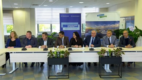 Innowacyjne formaty lekcji dla uczniów gmin G7 - podpisanie umowy