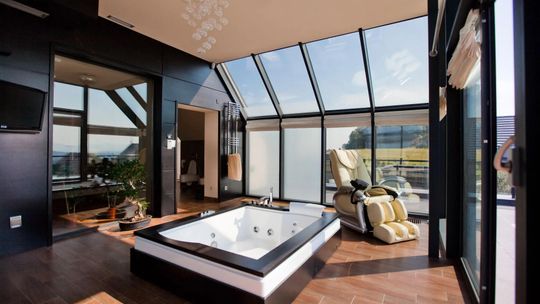 Jacuzzi w ogrodzie zimowym - czy to dobre rozwiązanie?