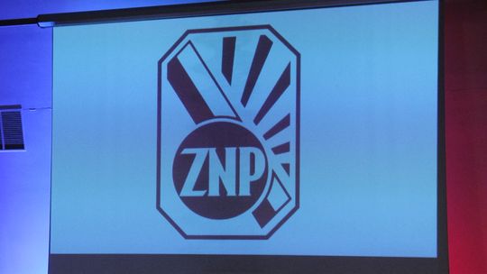 Jak do zmiany ustawy o systemie oświaty odnosi się ZNP ? Jak do zmiany ustawy o systemie oświaty odnosi się ZNP ?