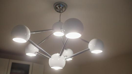 Jak dobrać lampę sufitową do stylu wnętrza? Jak dobrać lampę sufitową do stylu wnętrza?