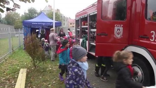 JAKĄ ROLĘ W NASZYM ŻYCIU PEŁNIĄ RATOWNICY MEDYCZNI? DZISIAJ ICH ŚWIĘTO