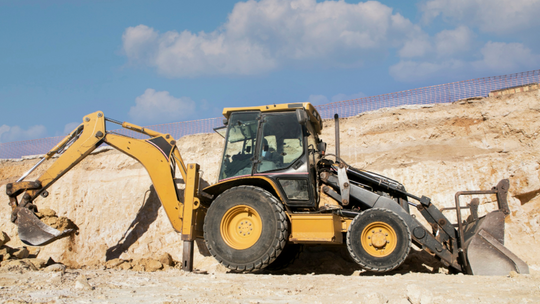 Jakie maszyny budowlane są niezbędne na budowie?