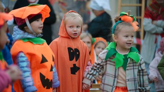 Jesienny festyn w Bajkowej Krainie - Przedszkole nr 4 w Międzyrzeczu