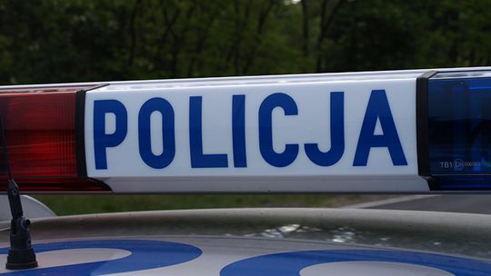 Kierowca z dożywotnim zakazem prowadzenia pojazdów zatrzymany po nocnym pościgu