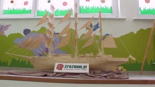 Kolejny statek z zapałek w Bibliotece Kolejny statek z zapałek w Bibliotece