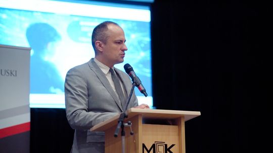 Konferencja o bezpieczeństwie dzieci w sieci w Międzyrzeckim Ośrodku Kultury