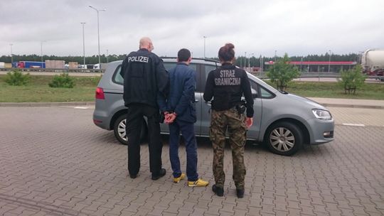 KRADZIONY SHARAN WRÓCI DO WŁAŚCICIELA KRADZIONY SHARAN WRÓCI DO WŁAŚCICIELA