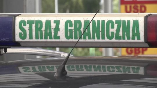 Mercedes klasy E odzyskany przez funkcjonariuszy SG ze Świecka