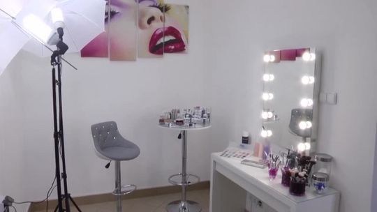 MIEJSCE, GDZIE KOBIETA STAJE SIĘ PIĘKNIEJSZA MIEJSCE, GDZIE KOBIETA STAJE SIĘ PIĘKNIEJSZA