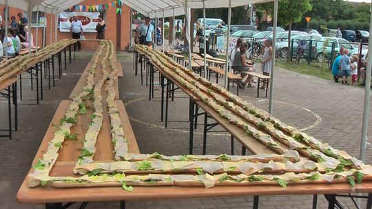 NAJDŁUŻSZA KANAPKA W POLSCE POWSTAŁA W KUNOWICACH