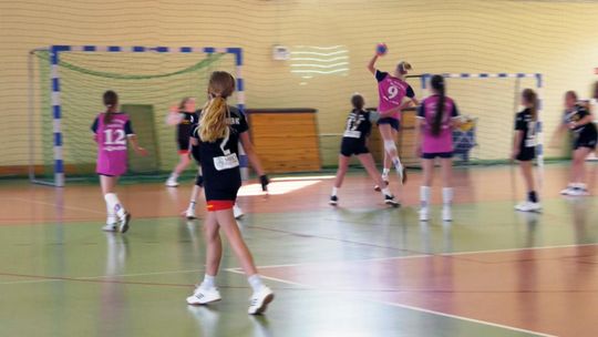 Najmłodsze szczypiornistki słubickiej Jedynki zmierzyły się ze swoimi rówieśniczkami z Frankfurtu