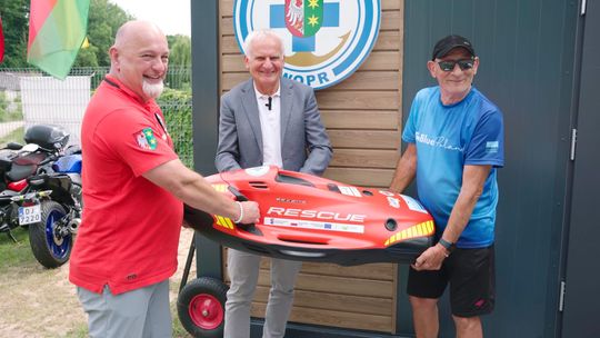 Nowoczesny pojazd wodny przekazany w bazie WOPR WL w Niesulicach