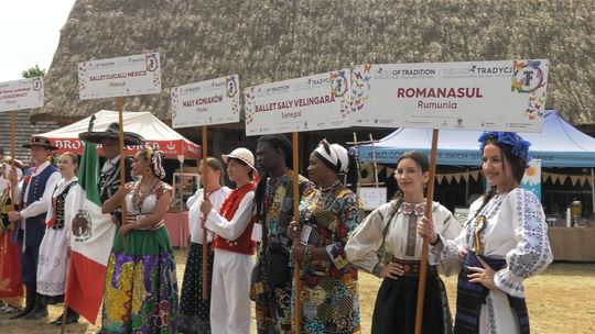 „Oblicza Tradycji” – Ochla świętuje folklor
