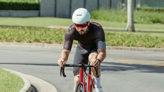 Oddychająca odzież rowerowa dla wymagających kolarzy – klucz do komfortowej jazdy