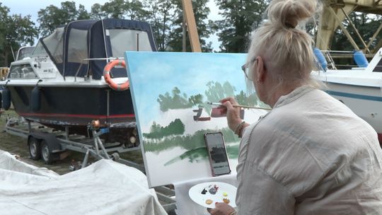 Odra inspiruje artystów. Powstałe obrazy pomogą Antkowi