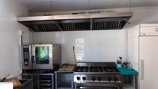 Okapy gastronomiczne - kluczowy element profesjonalnej kuchni