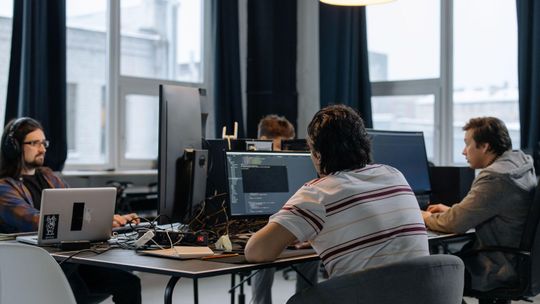 Opieka nad stroną WordPress i sklepem WooCommerce – co powinna obejmować dobra oferta