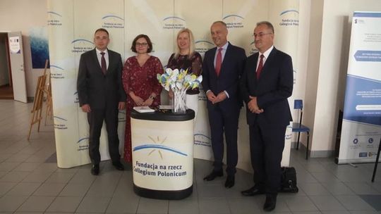 Opiekuńcze skrzydła powiatu- wielki projekt skierowany do seniorów Opiekuńcze skrzydła powiatu- wielki projekt skierowany do seniorów