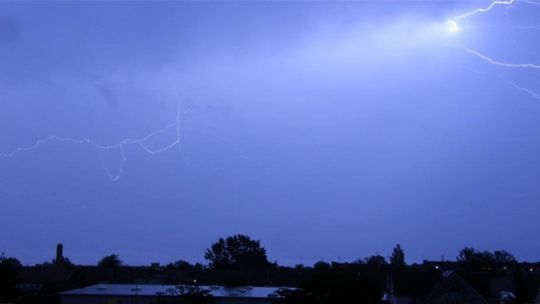 Ostrzeżenie przed burzami Ostrzeżenie przed burzami