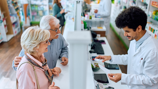 Pacjenci z małych miejscowości za leki płacą więcej. I na mniej mogą liczyć
