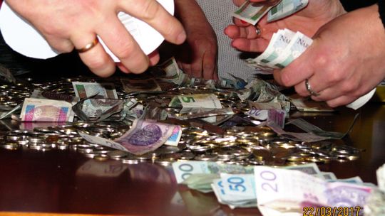 PADŁ REKORD 11 973,78 zł PODCZAS AKCJI BUDZI SIĘ WIOSNA BUDZĄ SIĘ MALI WOLONTARIUSZE PADŁ REKORD 11 973,78 zł PODCZAS AKCJI BUDZI SIĘ WIOSNA BUDZĄ SIĘ MALI WOLONTARIUSZE