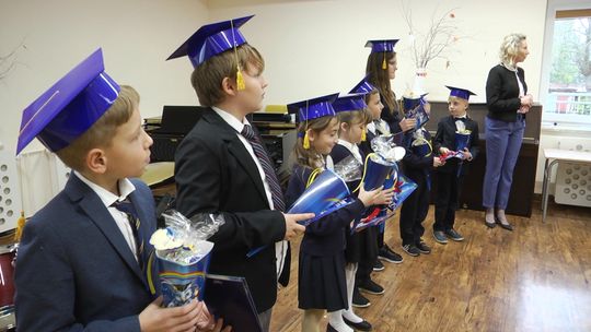 Pasowanie na ucznia w Społecznej Szkole Muzycznej w Słubicach 