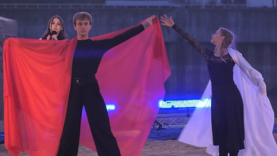 Piękne widowisko z okazji Święta Niepodległości w wykonaniu słubickiej Bohemy [całość]