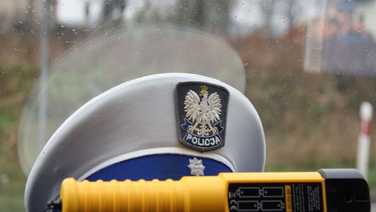 PIJANY KIEROWCA BMW PĘDZIŁ 103KM/H W TERENIE ZABUDOWANYM PIJANY KIEROWCA BMW PĘDZIŁ 103KM/H W TERENIE ZABUDOWANYM