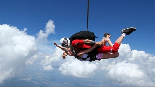Podaruj w prezencie skok spadochronowy w Zielonej Górze!