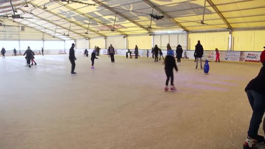 Podczas ferii postawili na lodowisko! Podczas ferii postawili na lodowisko!