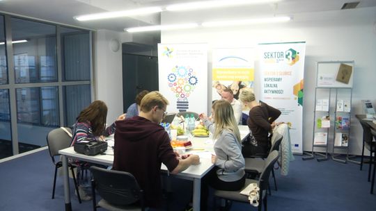 Podwieczorek obywatelski z Regionalnym Konkursem Grantowym "Równać Szanse 2017" za nami ! Podwieczorek obywatelski z Regionalnym Konkursem Grantowym "Równać Szanse 2017" za nami !